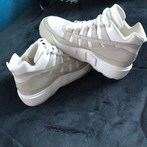 I am selling Zara women shoes